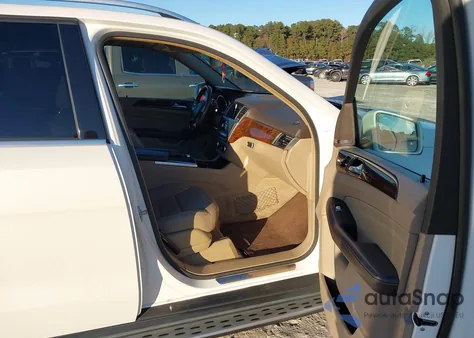 2015 Mercedes-Benz Ml 350 z USA, uszkodzony, nr VIN 4JGDA5JBXFA572980